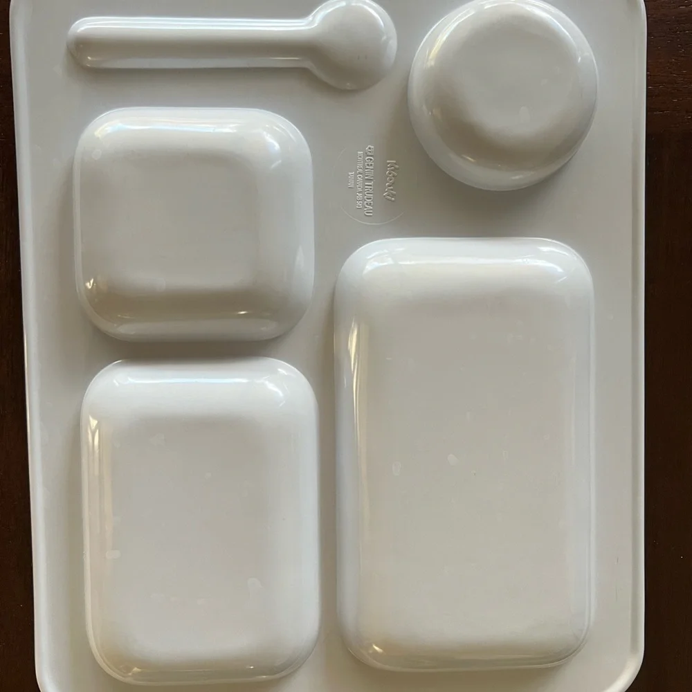 Vintage Walt Disney 101 Dalmatians divides plate - Picture 2 of 2